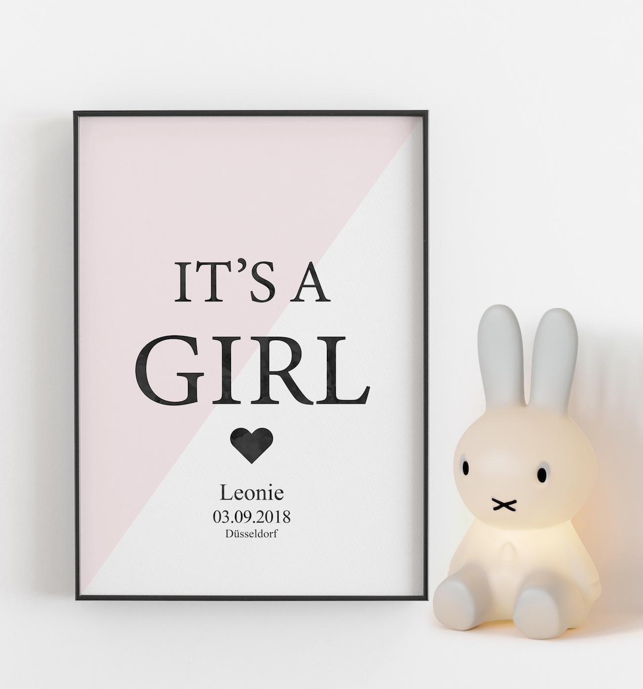 its-a-girl-namensbild-personalisiert-geburtsbild-baby